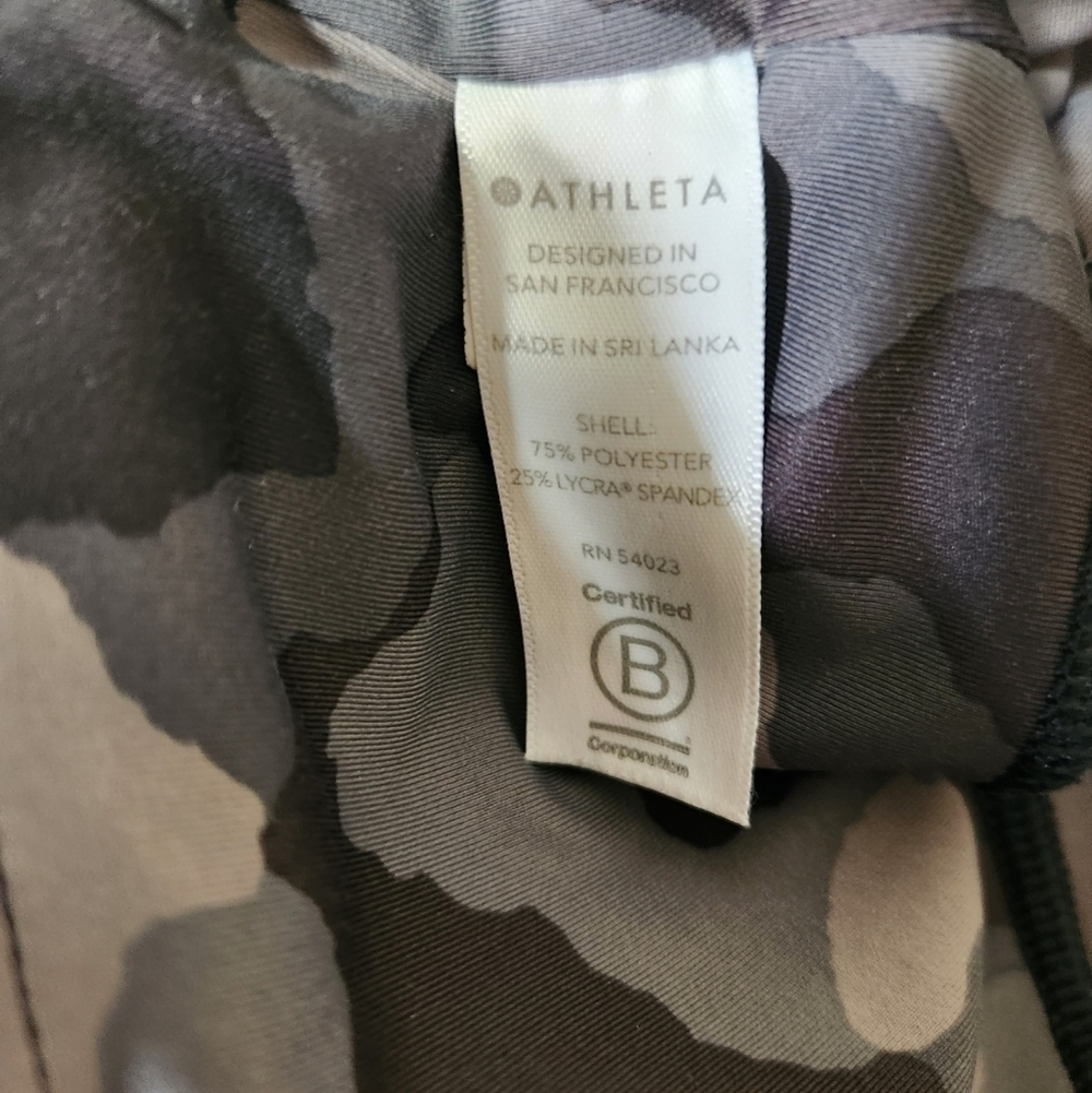 Athleta Lightening Camo 7/8 Tight Leggings w/Stash Pockets in Supersonic-Size S - Picture 11 of 12